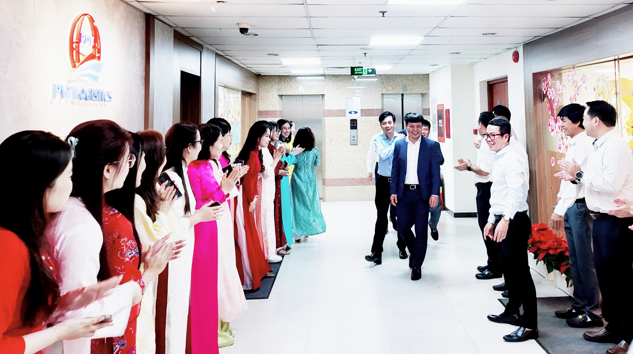 🌸 BAN LÃNH ĐẠO TỔNG CÔNG TY PVTRANS CHÚC TẾT CBNV PVT LOGISTICS NHÂN DỊP ĐẦU XUÂN MỚI BÍNH NGỌ 2026 🌸
